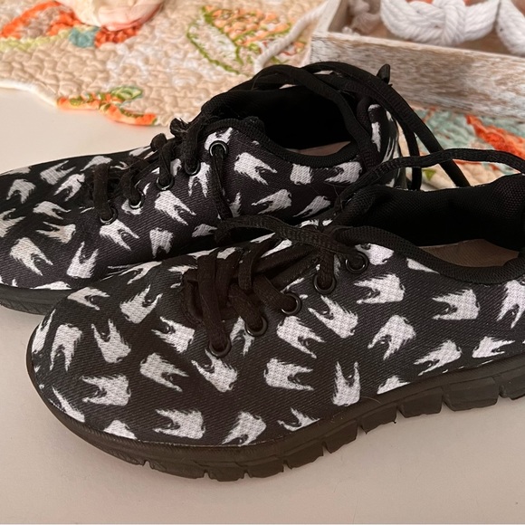 Dental (tooth shoes) size 5 - Picture 2 of 4